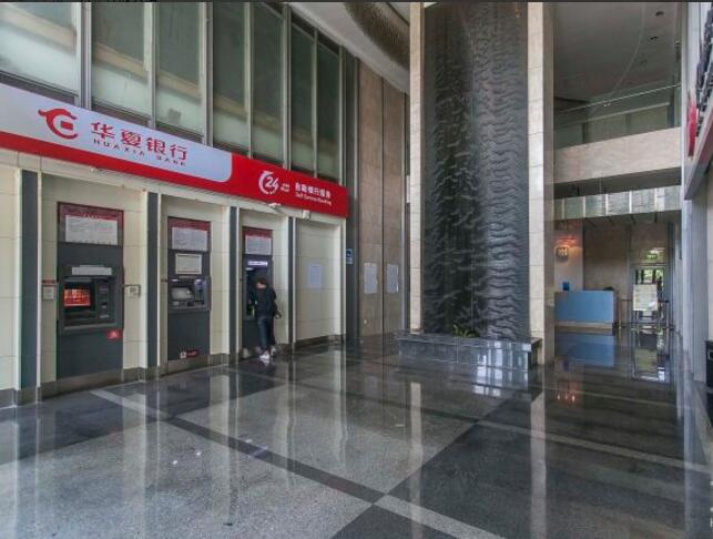 万企控股大厦（观湖国际3号楼写字楼）立面