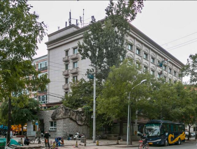 证通商务大厦立面