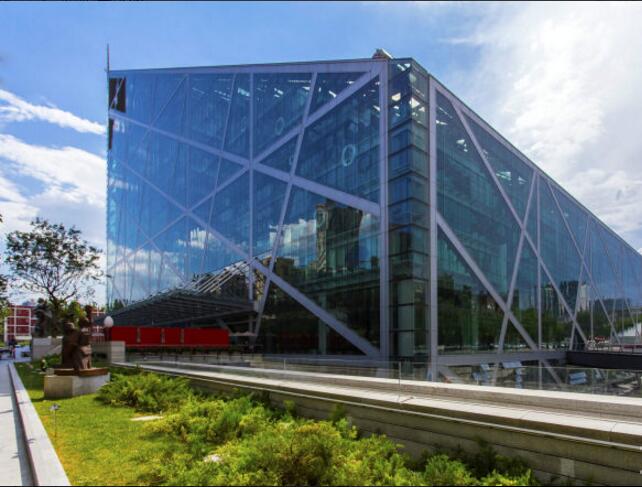 侨福芳草地大厦外观