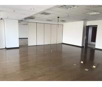 首科大厦写字楼中等装修2540㎡