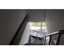 华声国际大厦写字楼中等装修222㎡