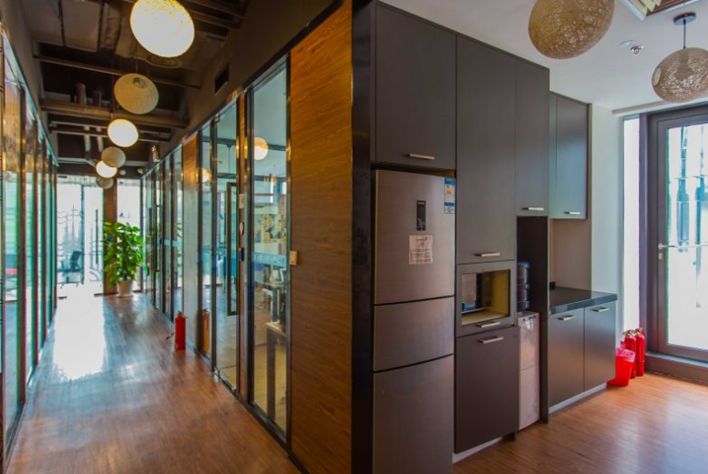 WE+酷窝 北京光华路SOHO二期空间立面