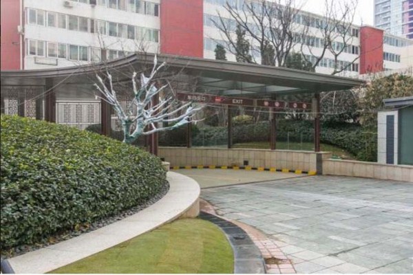 北京佳兆业广场停车场