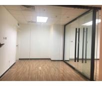 盈科中心写字楼中等装修150㎡