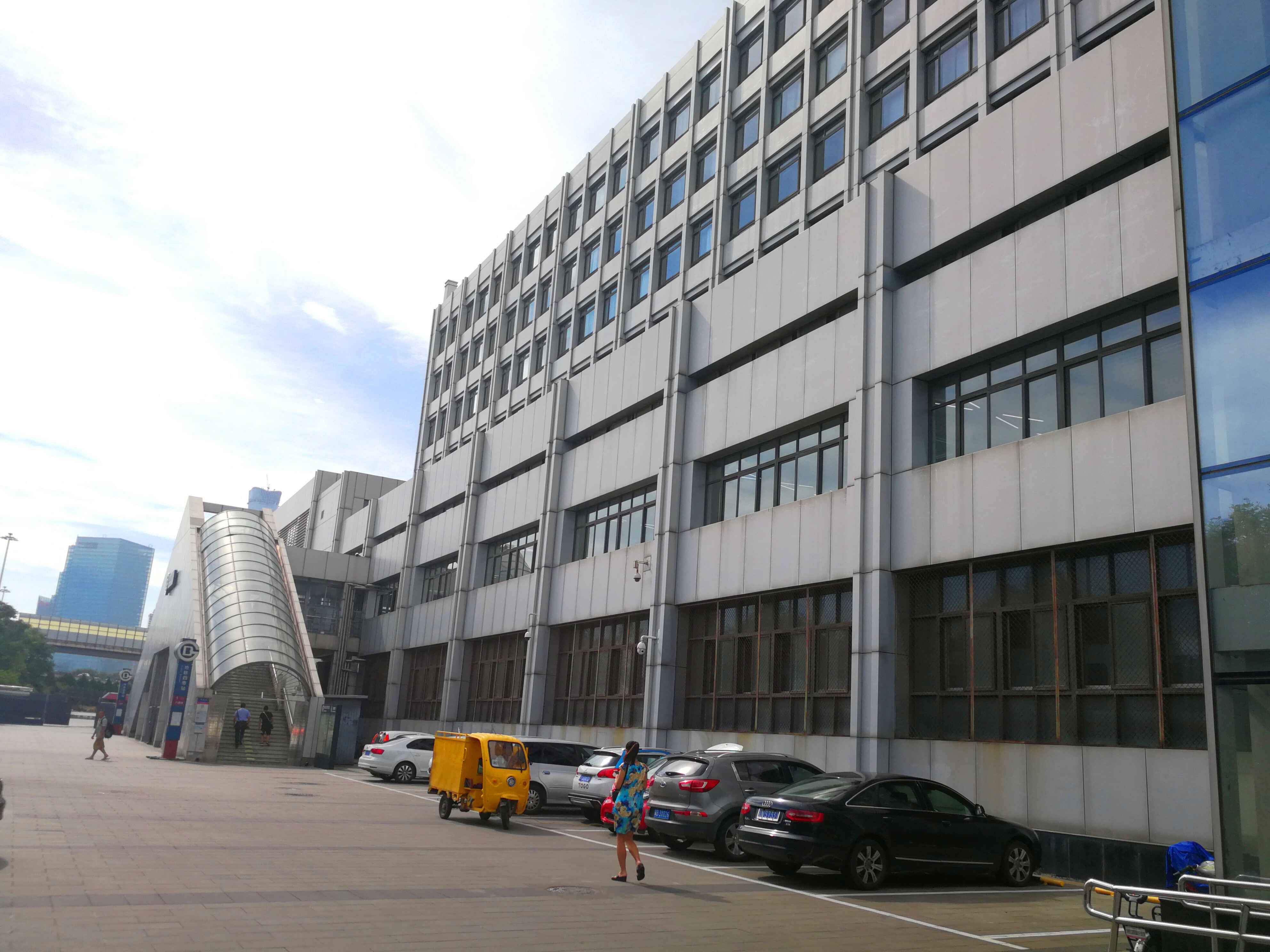 京通大厦立面类 型:写字楼( 甲级                     )地 址:北京市